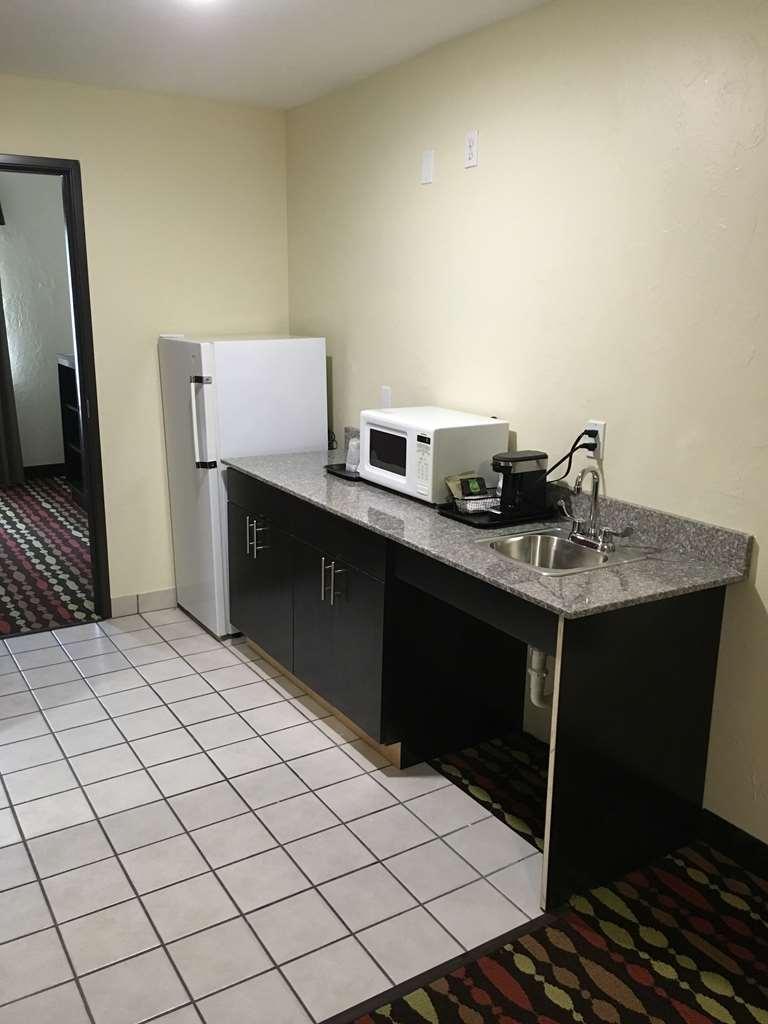 Best Western Greentree Inn&Suites Moore Zimmer foto