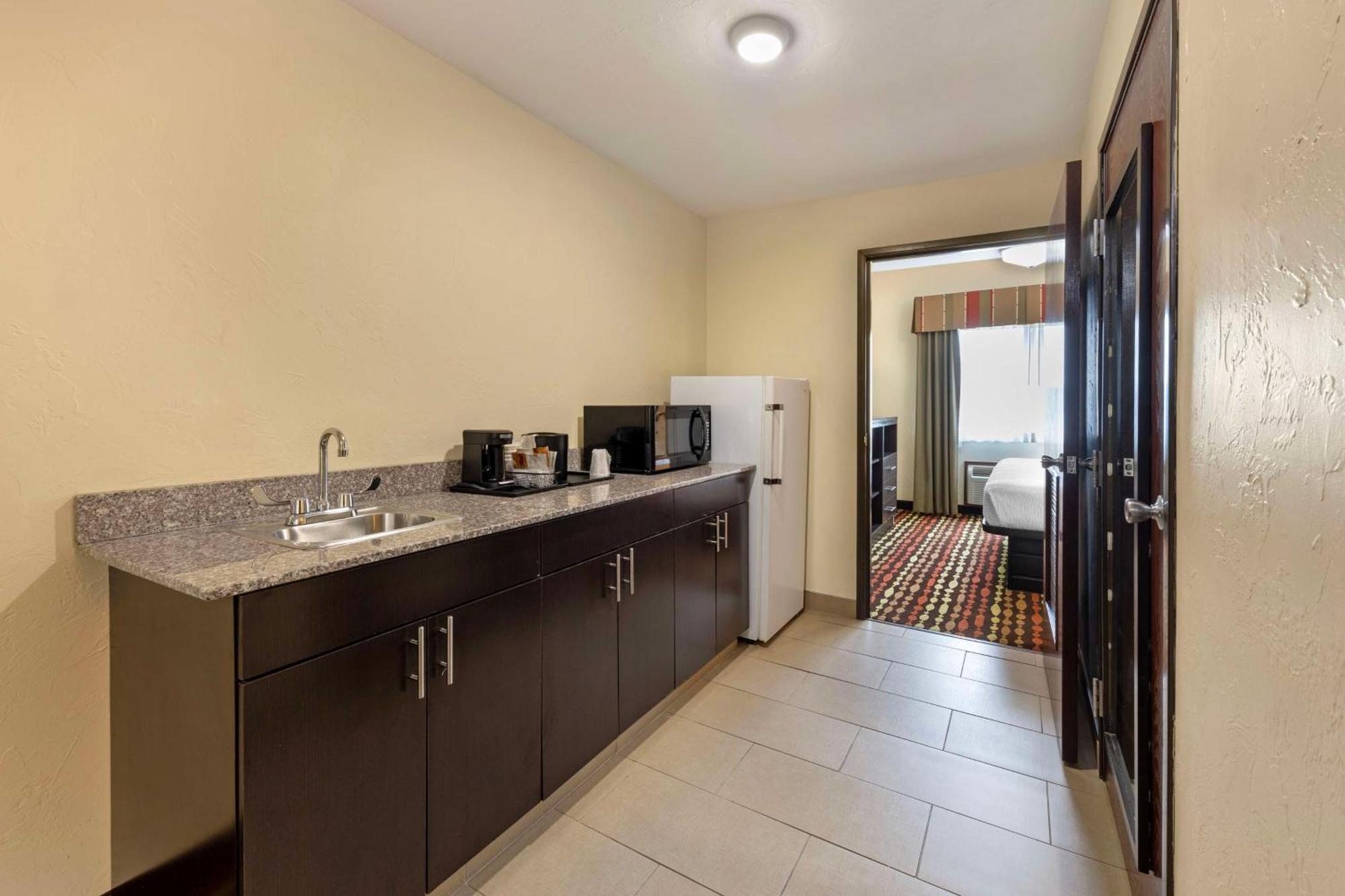 Best Western Greentree Inn&Suites Moore Exterior foto