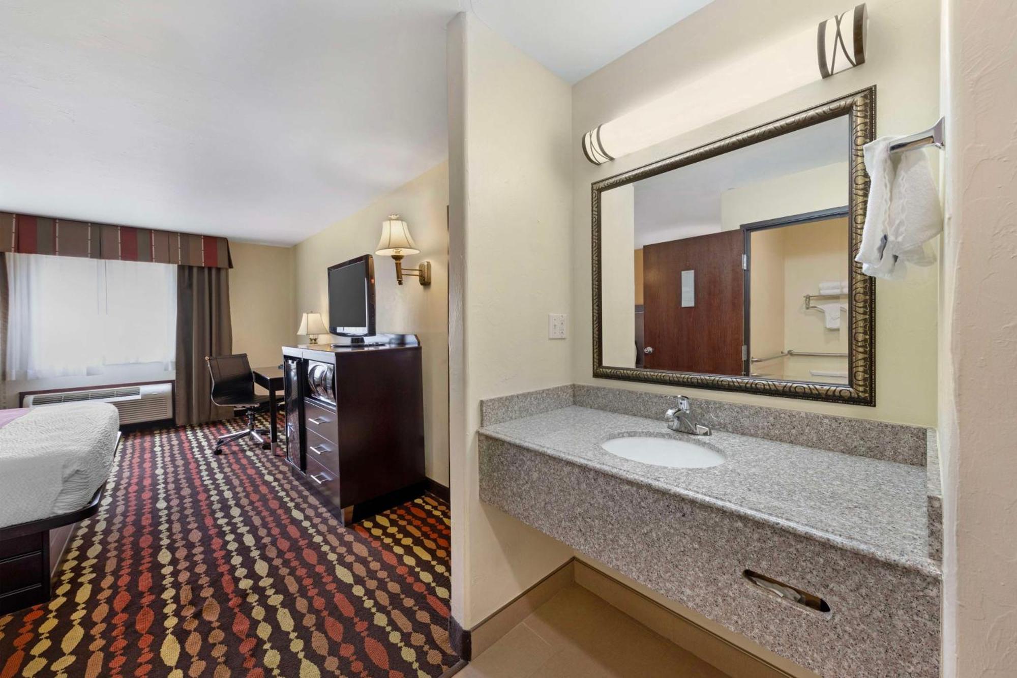 Best Western Greentree Inn&Suites Moore Exterior foto
