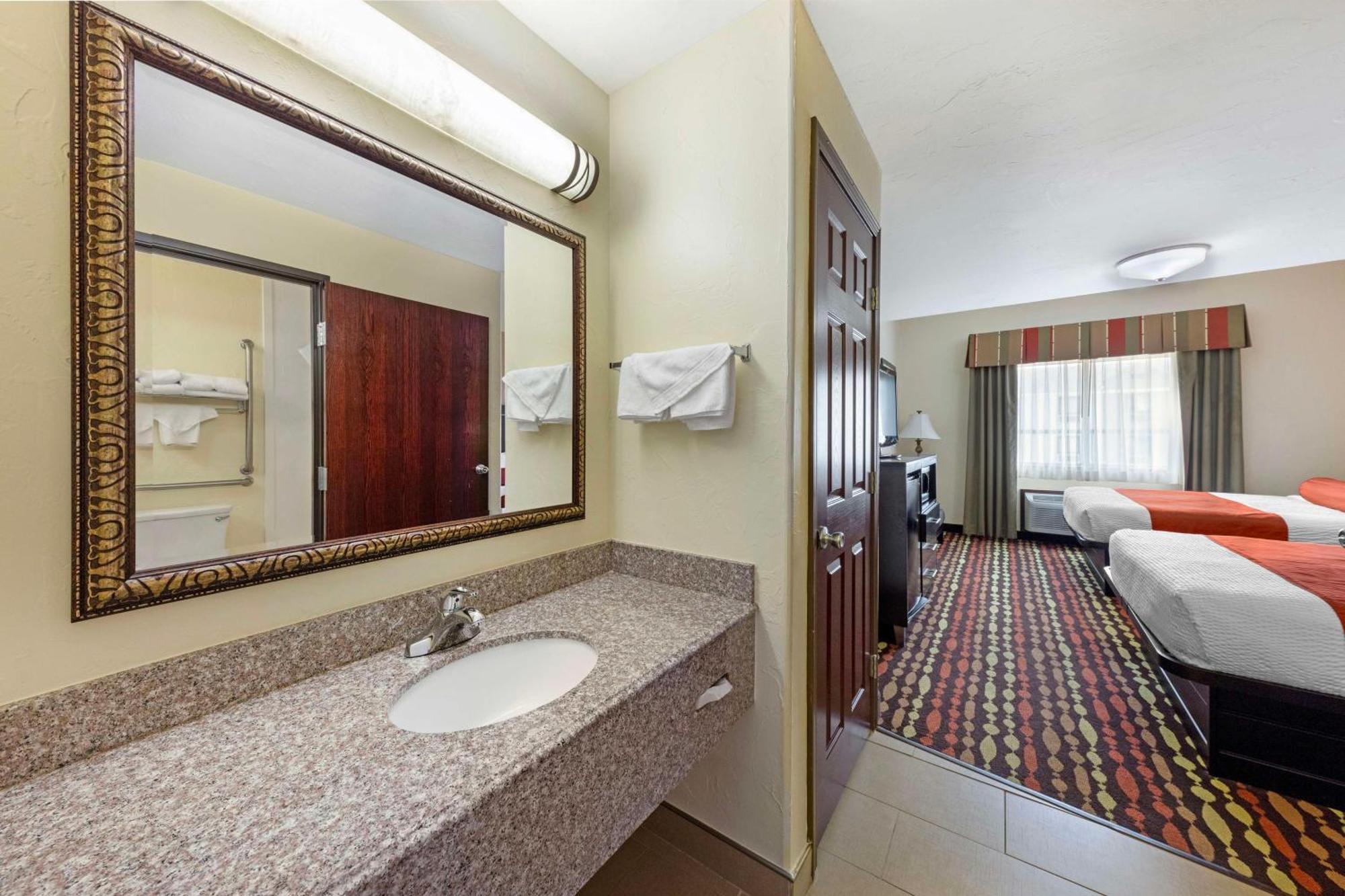 Best Western Greentree Inn&Suites Moore Exterior foto