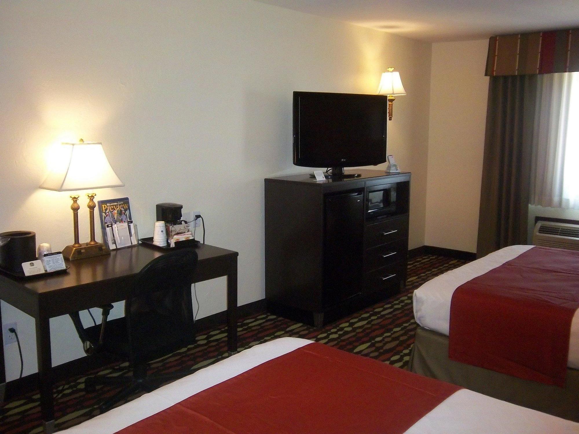 Best Western Greentree Inn&Suites Moore Exterior foto